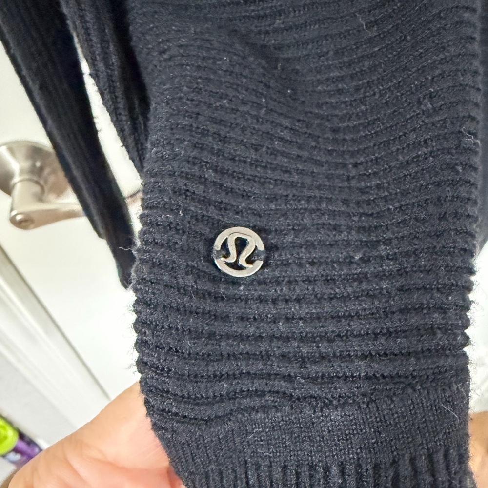 Lululemon Athletica Black Women's Cardigan - Picture 3 of 5
